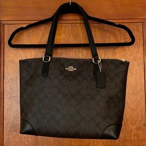 EUC Coach Signature Zip Top Shoulder Bag Dark Brown and Black